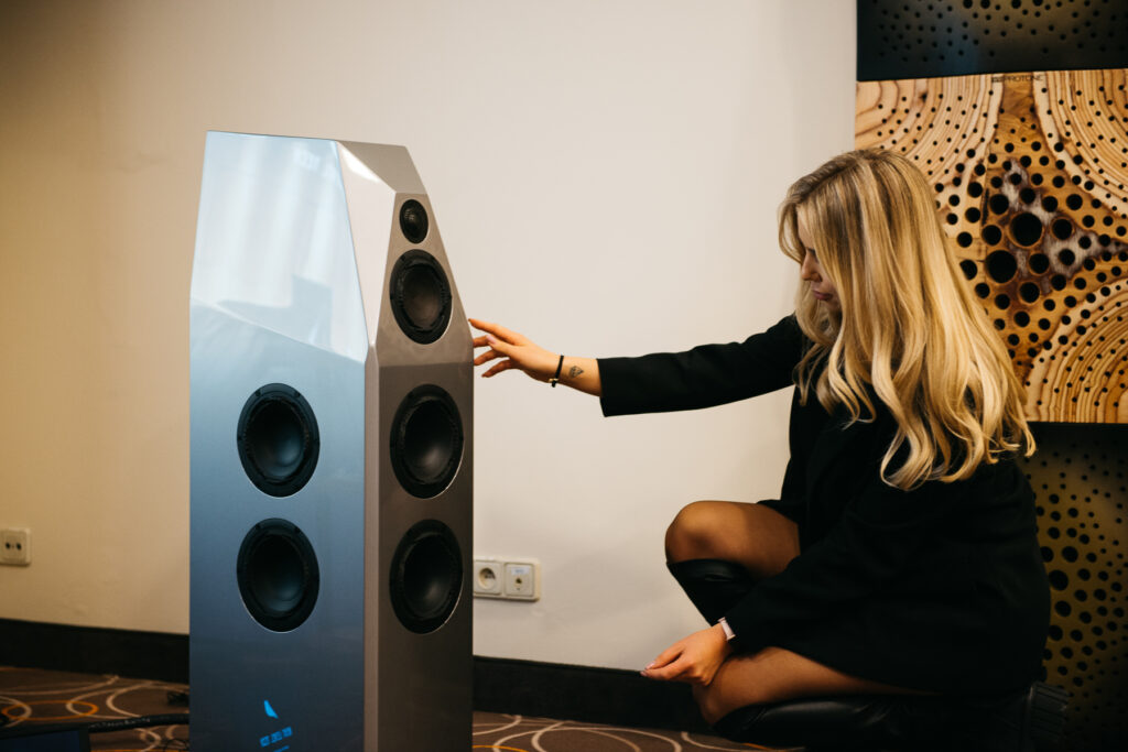 AudioPhase Stealth One - diamond tweeter